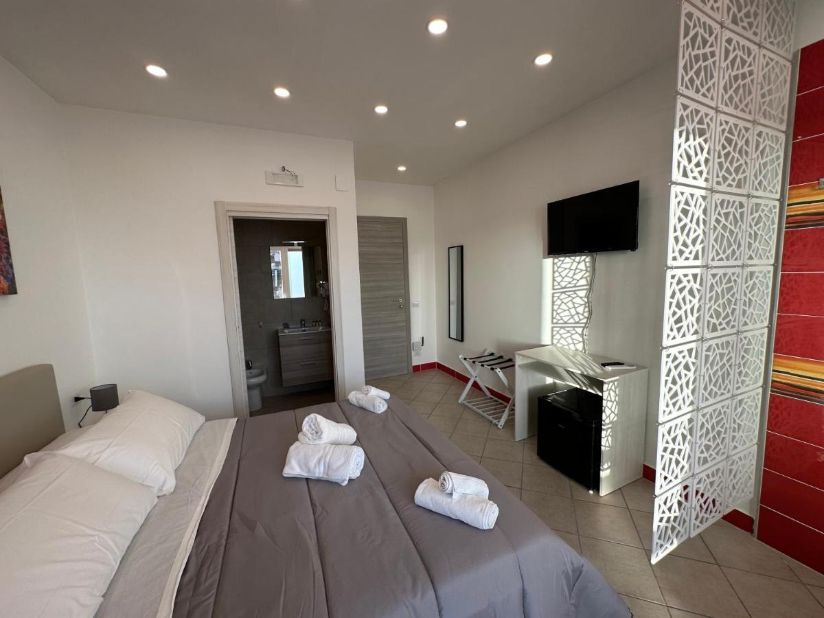 B&B Off Rooms And Relax Neapel Exterior foto