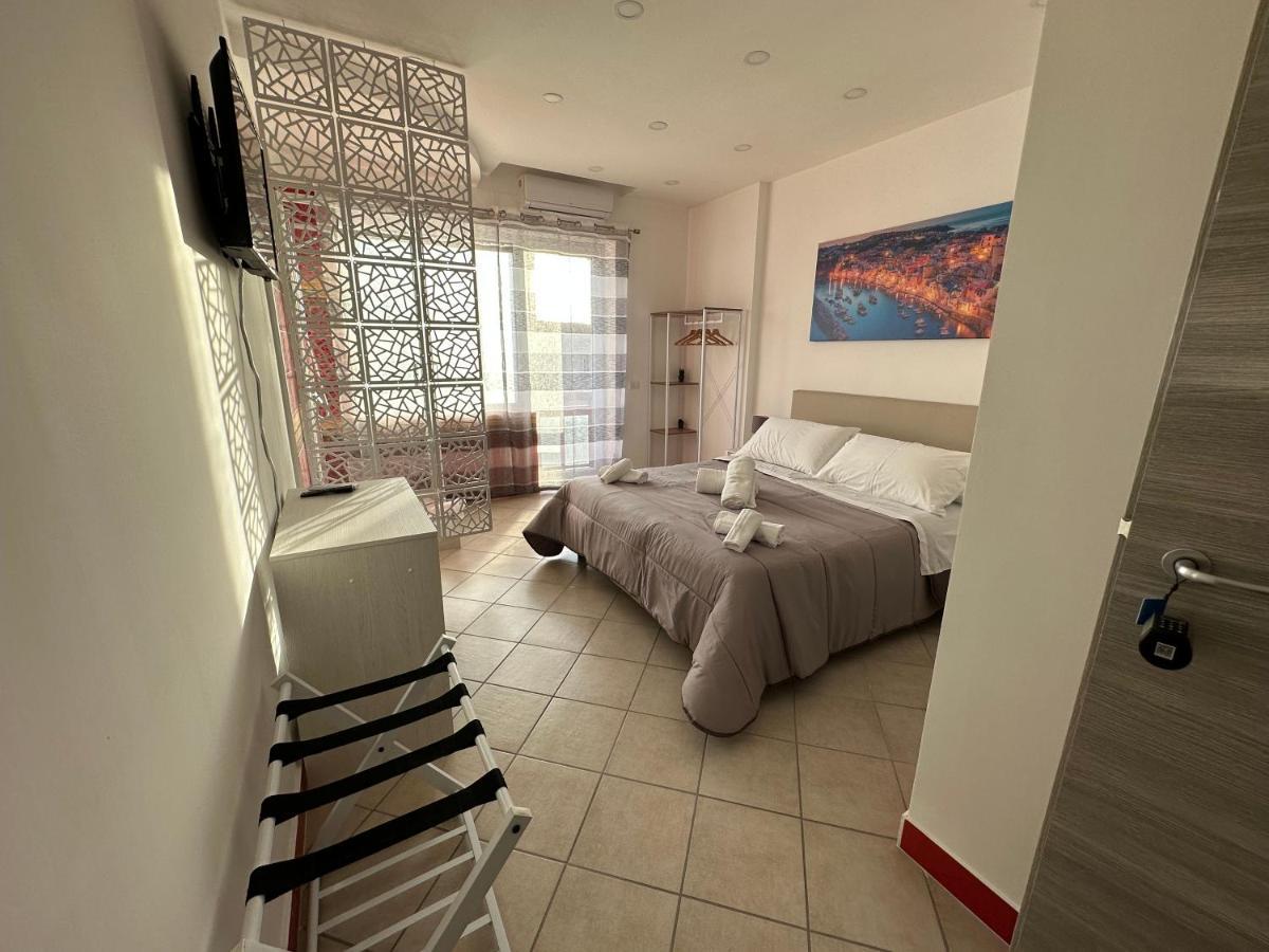 B&B Off Rooms And Relax Neapel Exterior foto