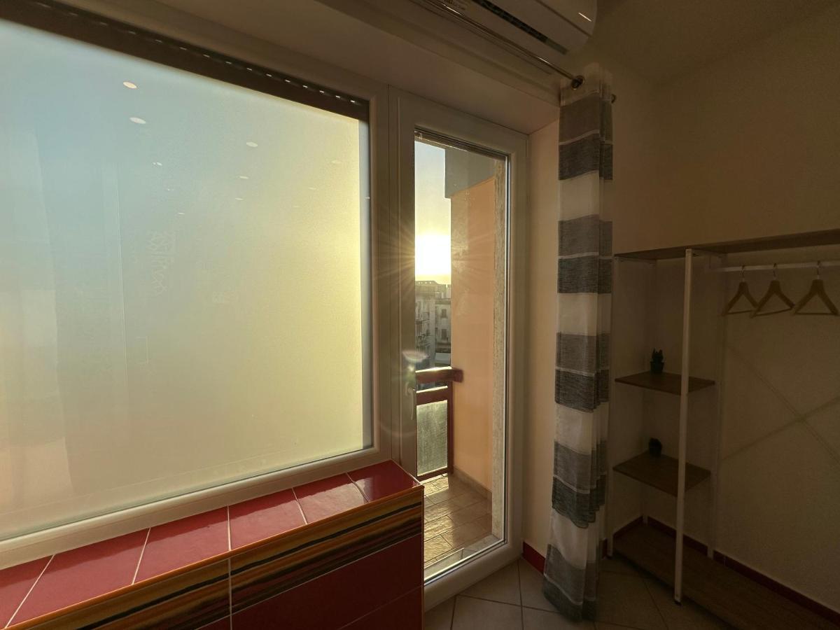 B&B Off Rooms And Relax Neapel Exterior foto