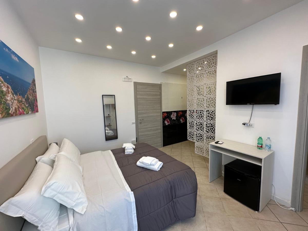 B&B Off Rooms And Relax Neapel Exterior foto
