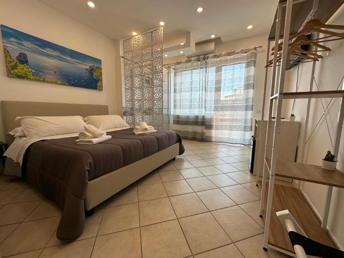 B&B Off Rooms And Relax Neapel Exterior foto